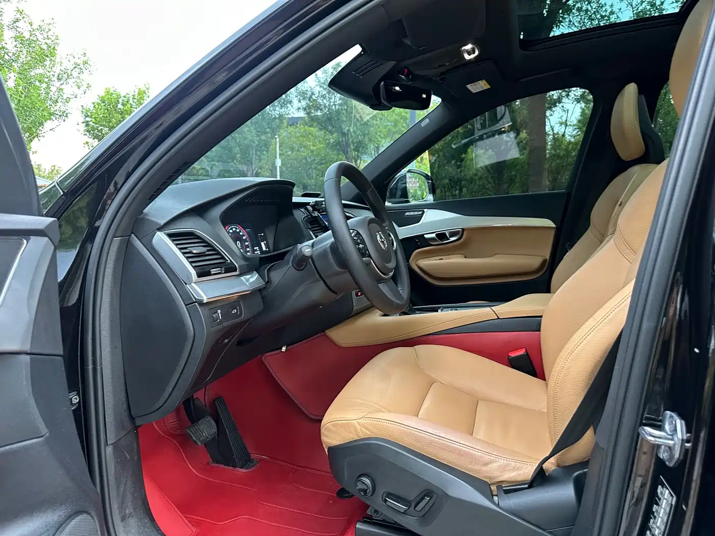 Фото 4 - Volvo XC90
