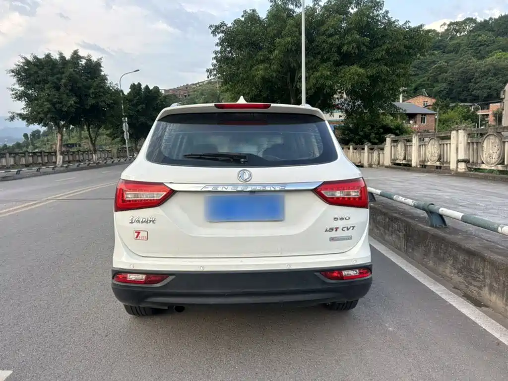 Dongfeng Fengguang Fengguang 580 2016 2016 Facelift 1.5T CVT Luxury