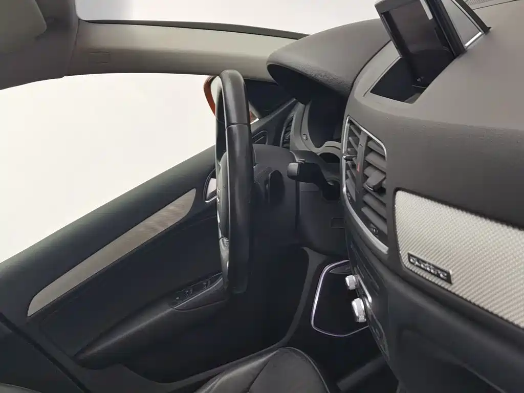 Фото 22 - Audi Q3 (Import)