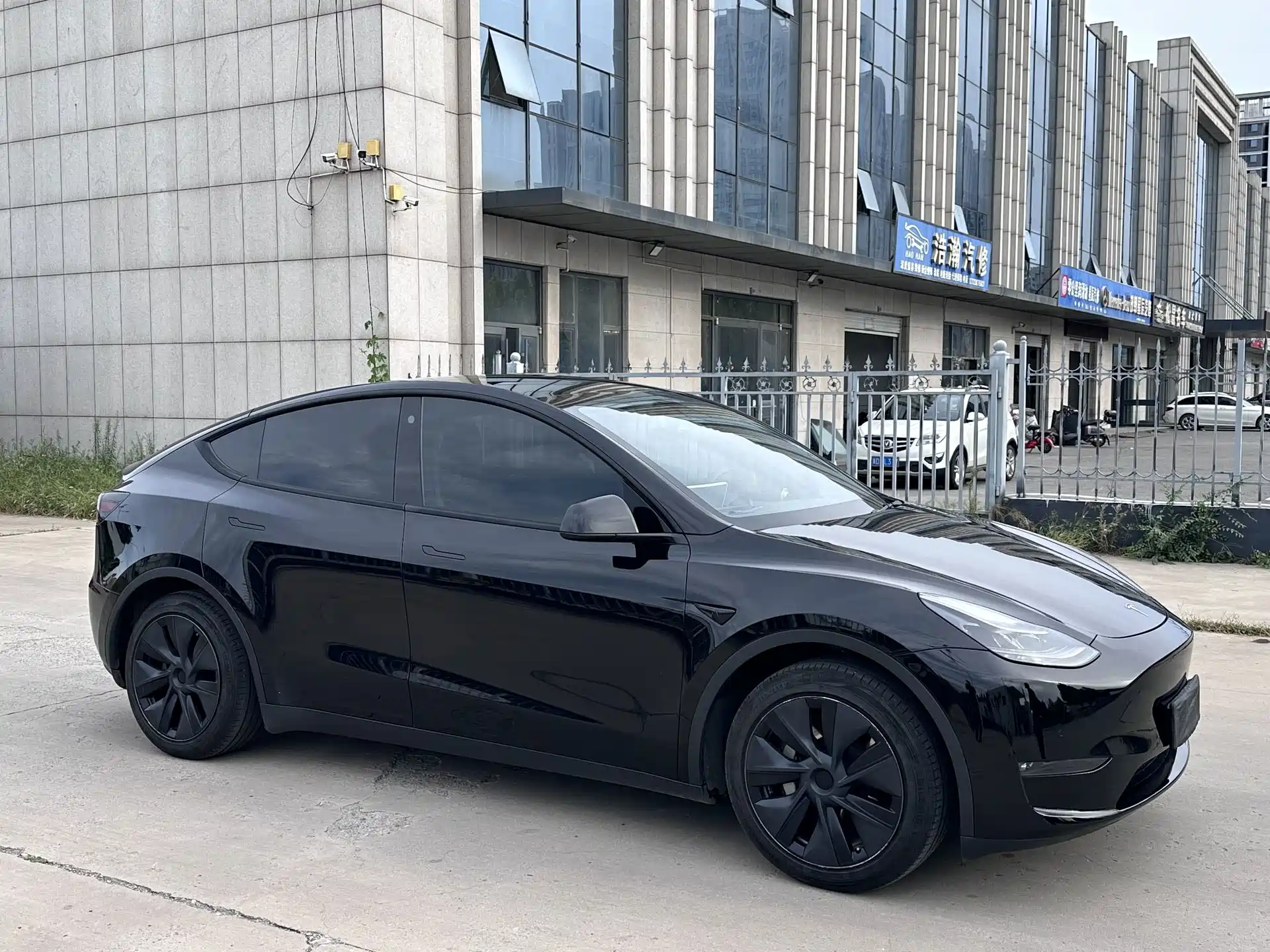 Фото 3 - Tesla Model Y