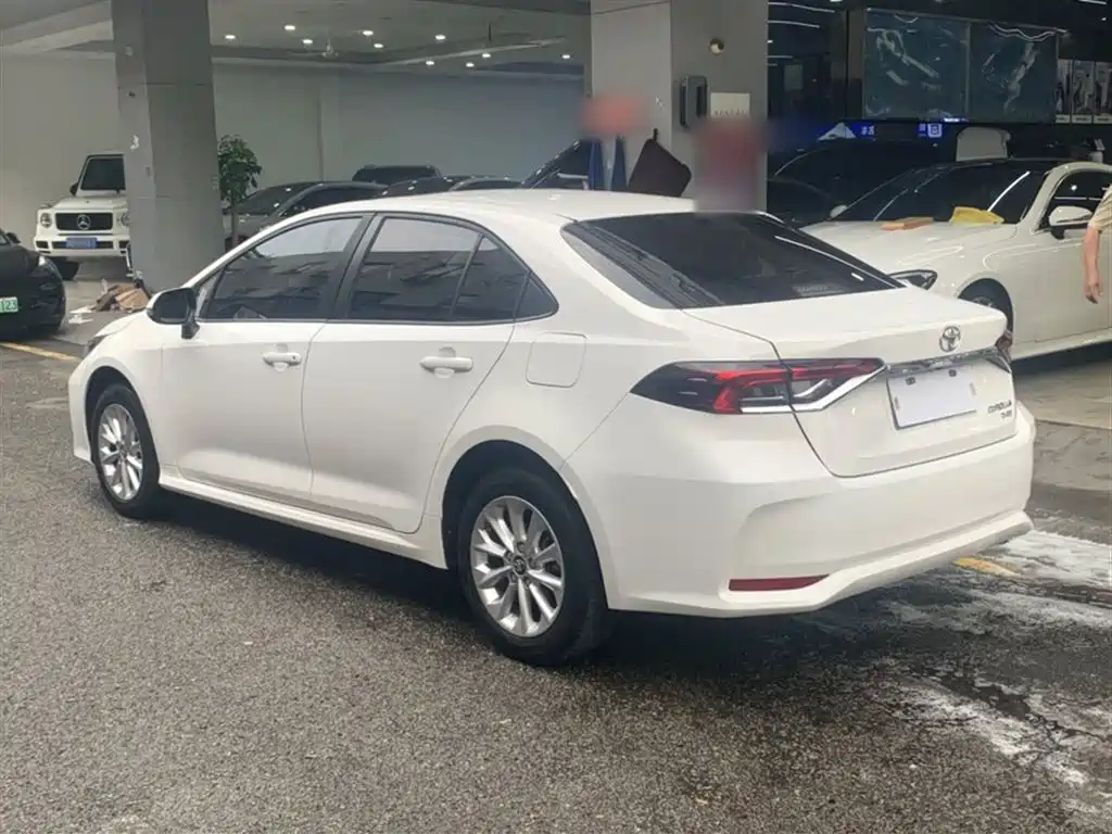 Toyota Corolla 2021 1.2T S-CVT Elite PLUS Edition фото 9