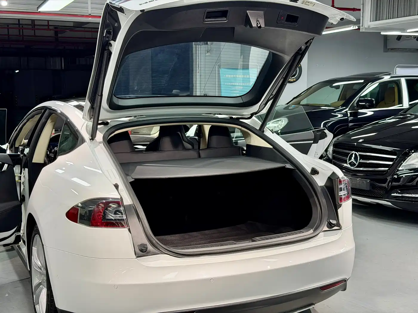 Tesla Model S 2016 2015 Model S 85D