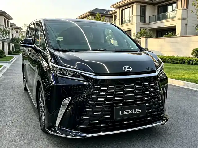 Lexus Lexus LM 2025 Model 500h Six-Seater Prestige Edition