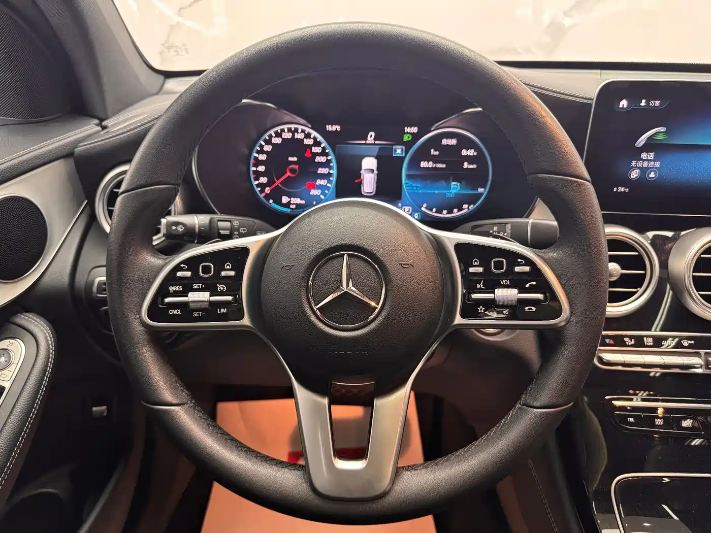Mercedes-Benz GLC 2020 Facelift GLC 260 L 4MATIC Dynamic фото 12