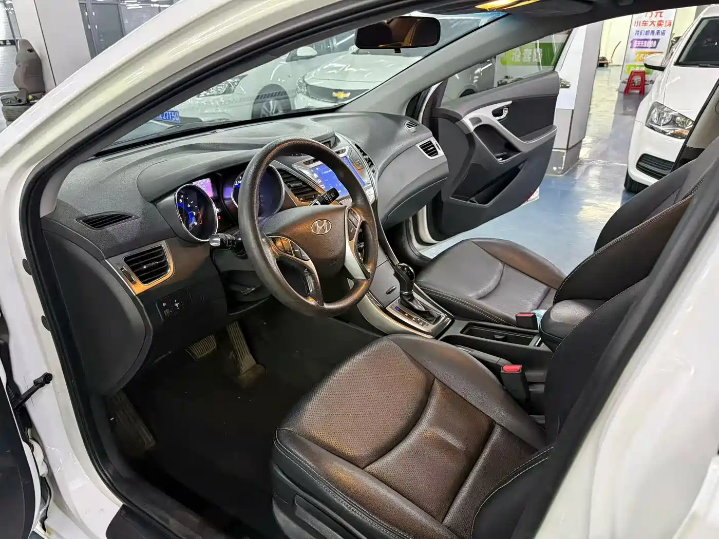 Hyundai Langdong 2013 1.6L Automatic Premium фото 4