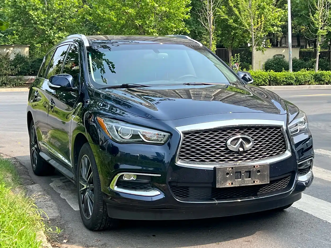 Infiniti QX60 (Import) 2018 2018 2.5 S/C Hybrid FWD Champion Family Edition