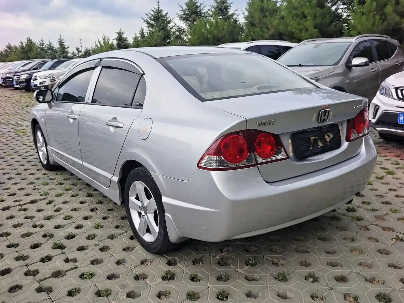 CIIMO CIIMO 2012 2012 1.8L Automatic