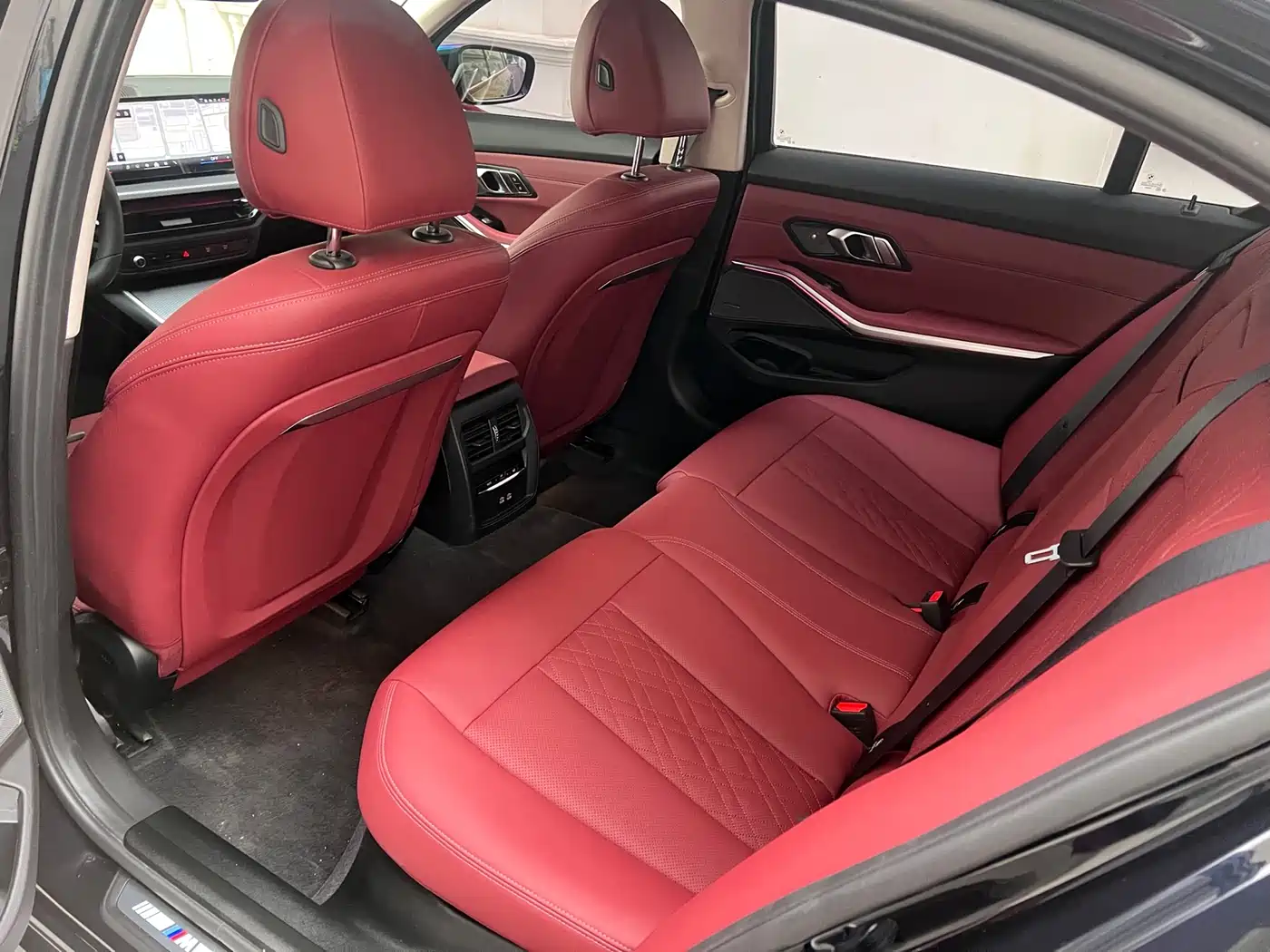 BMW 3 Series 2026 2025 330Li M Sport Night Edition
