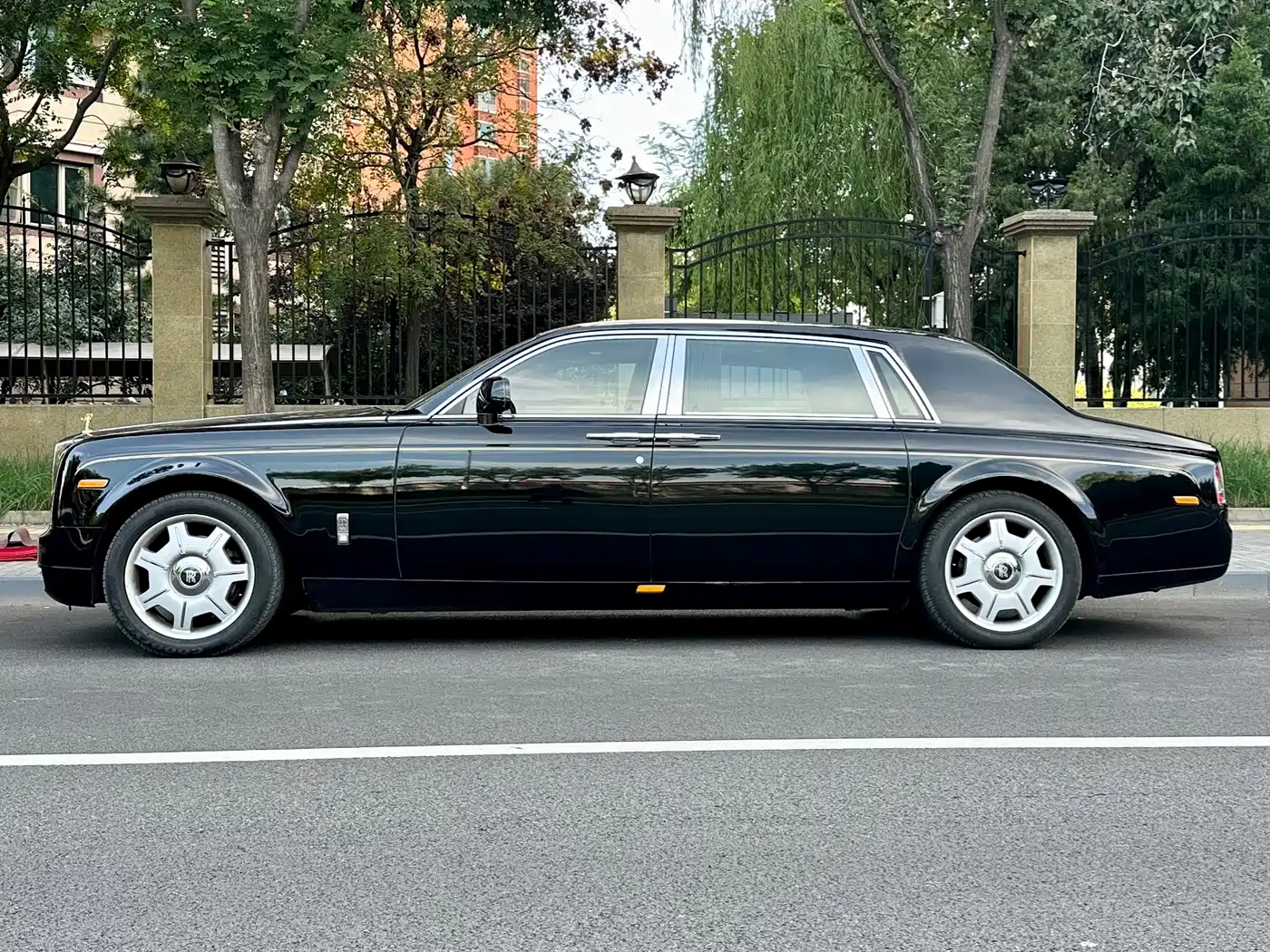 Rolls-Royce Phantom 2012 2006 6.7L Extended Wheelbase EWB