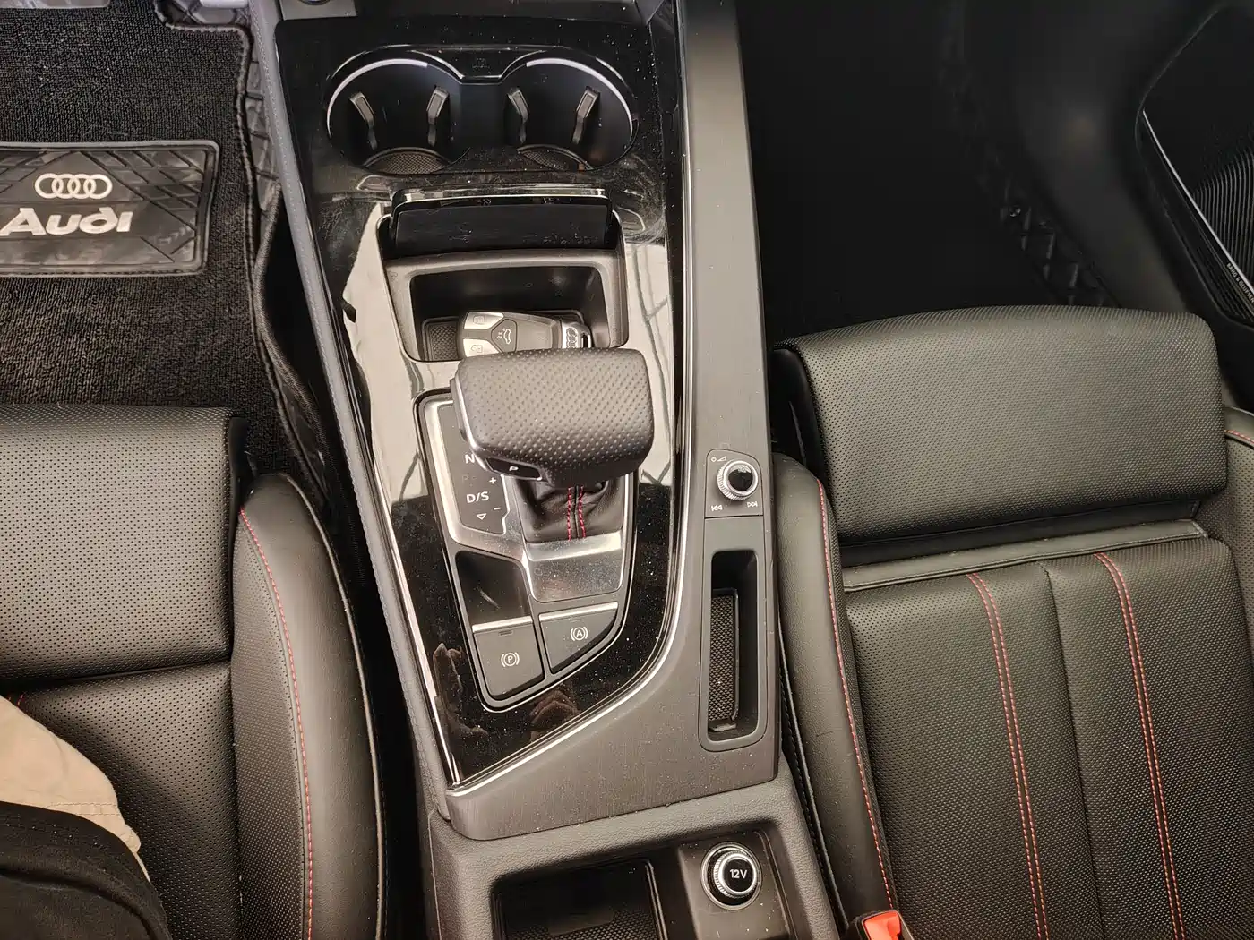 Audi A4L 2025 2024 40 TFSI Luxury Dynamic