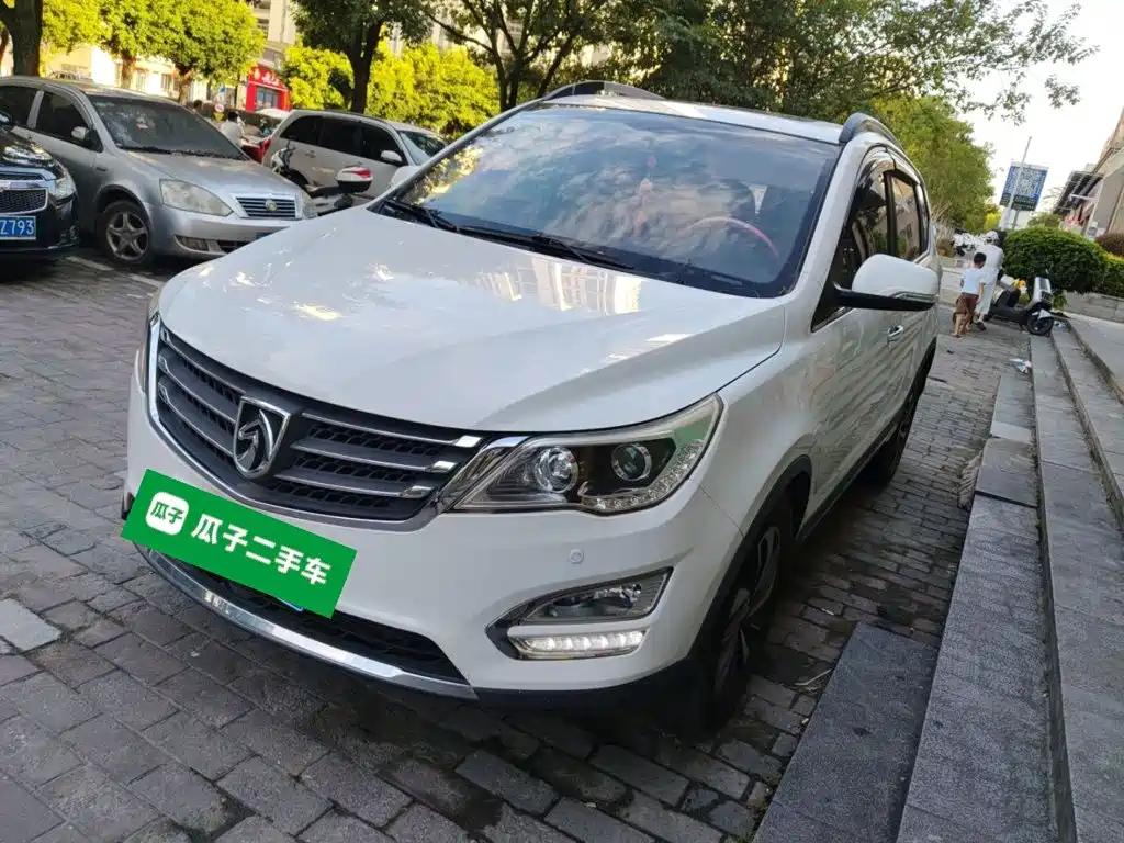 Baojun 560 2015 2015 1.8L Manual Luxury