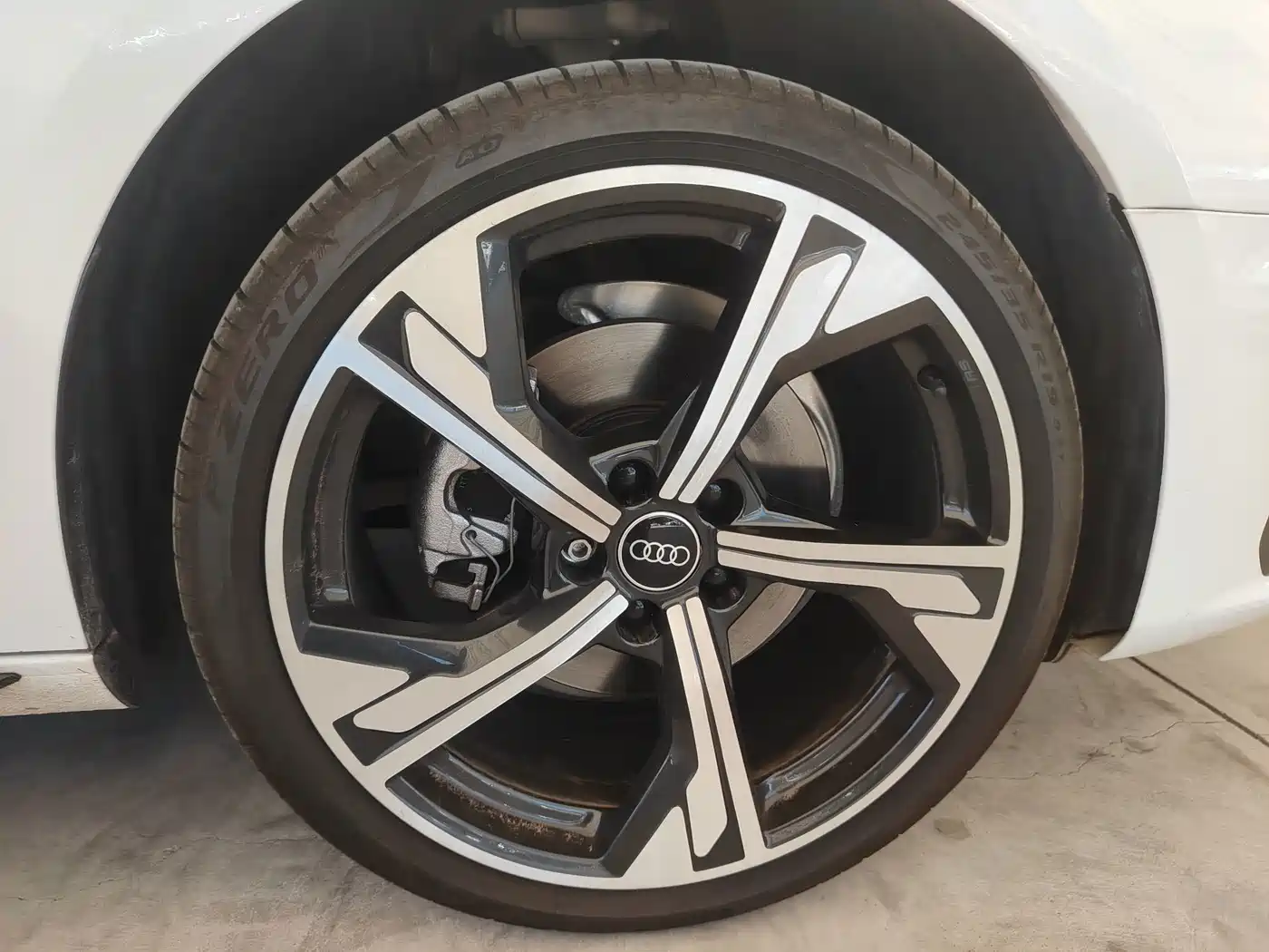 Audi A4L 2025 2024 40 TFSI Luxury Dynamic