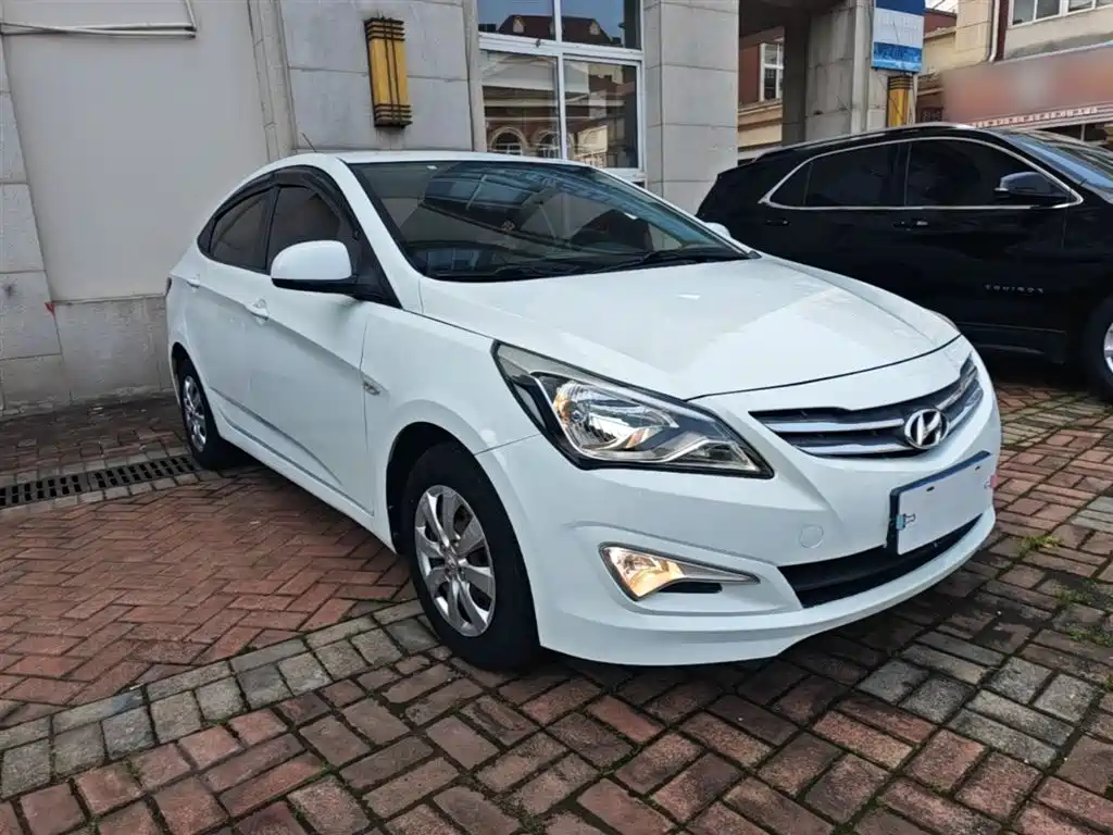 Hyundai Verna 2014 1.4L Manual Smart GLS фото 4