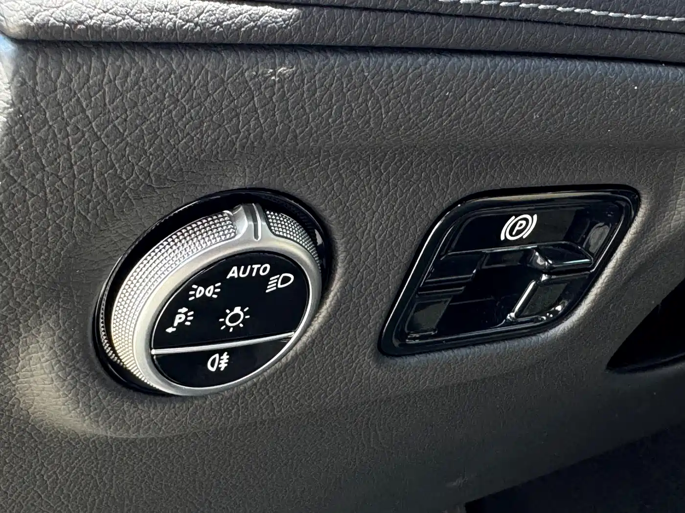 Mercedes-Benz EQE 2025 2025 Model 500 4MATIC Luxury Edition
