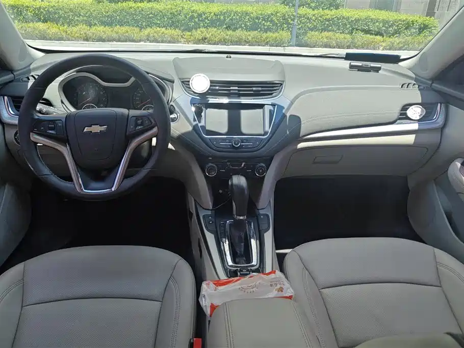 Chevrolet Malibu 2016 2.0L Automatic Luxury фото 13