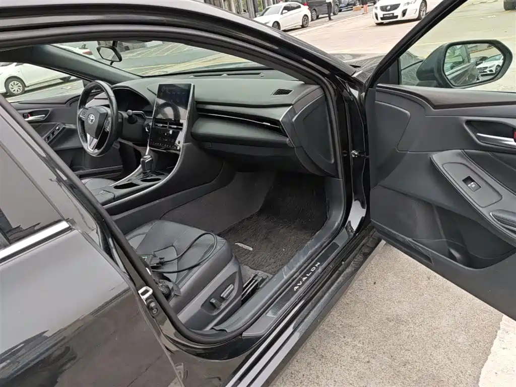 Toyota Avalon 2023 2.0L XLE Premium Edition фото 11