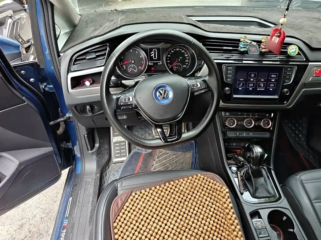 Volkswagen Touran 2018 Touran L 280TSI DSG Frontier Edition 7-Seater China V фото 7