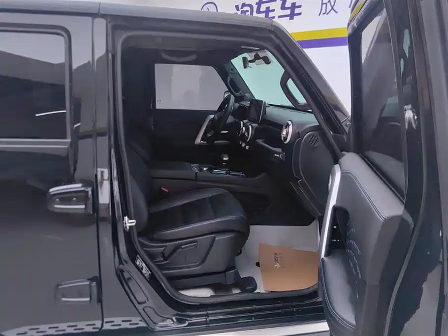 BAIC ORV Beijing Offroad BJ40 2024 2.0T Urban Hunter Glory Edition фото 8