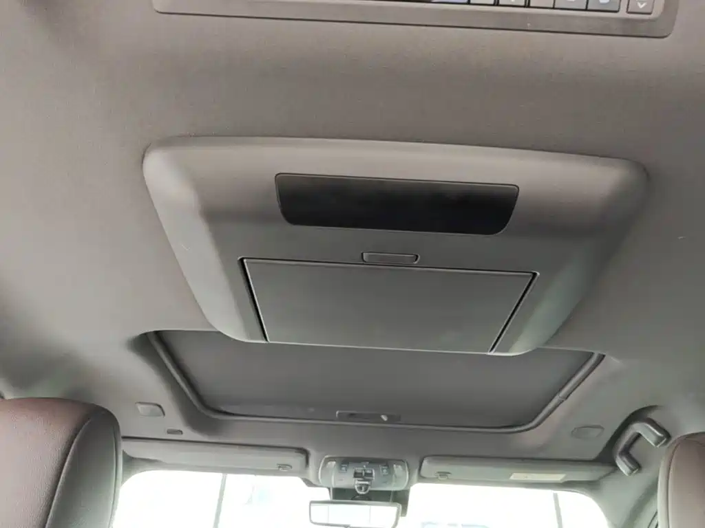 Фото 18 - Toyota Sienna