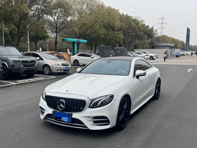 MERCEDES-BENZ E CLASS