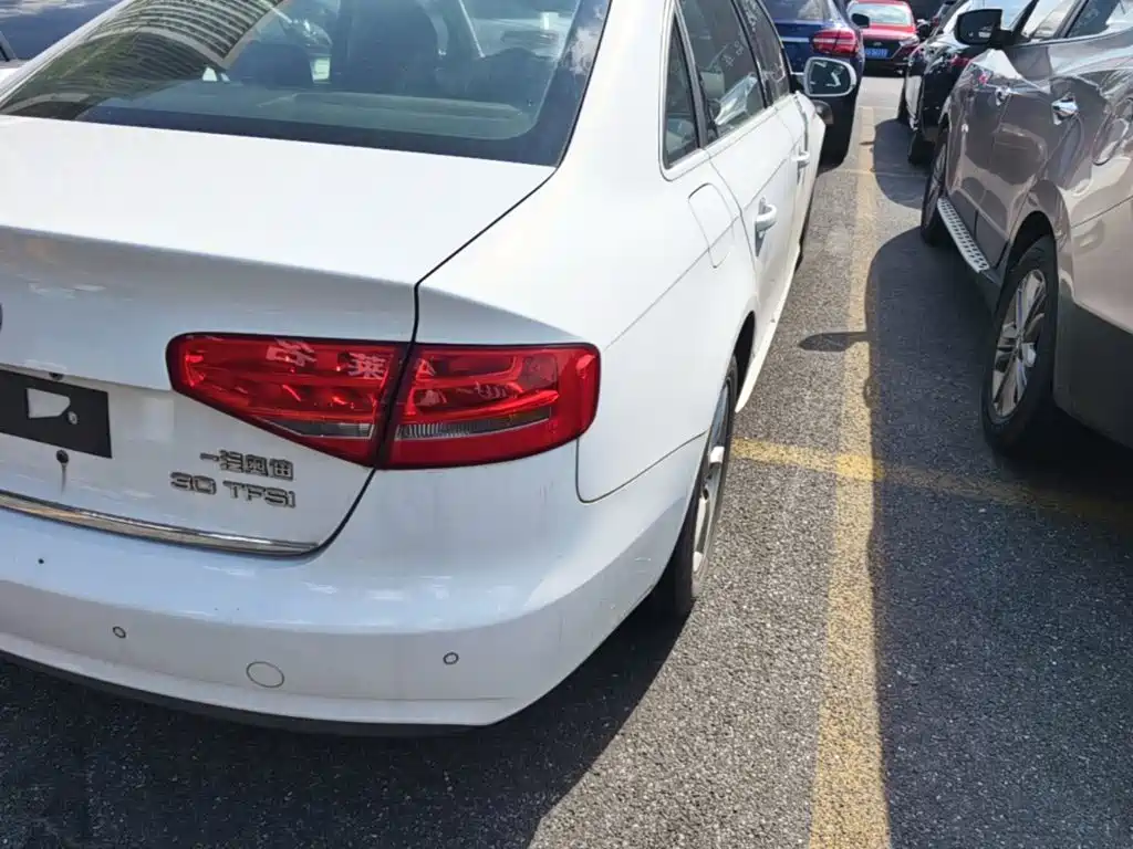 Photo 8 - Audi A4L
