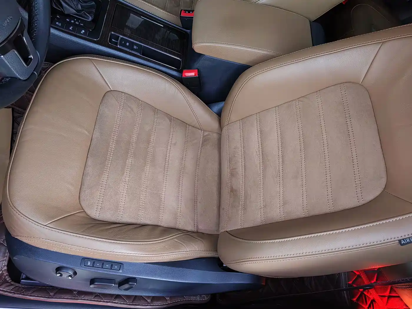 Фото 27 - Volkswagen Passat