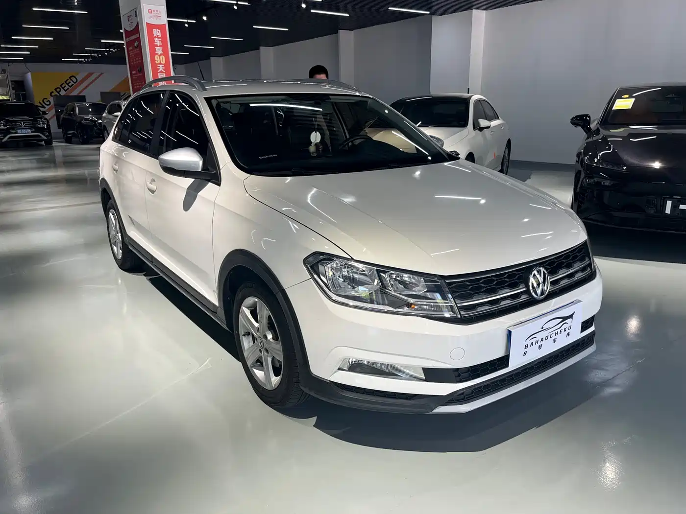 Volkswagen Santana 2016 Cross 1.6L Automatic Trend фото 3