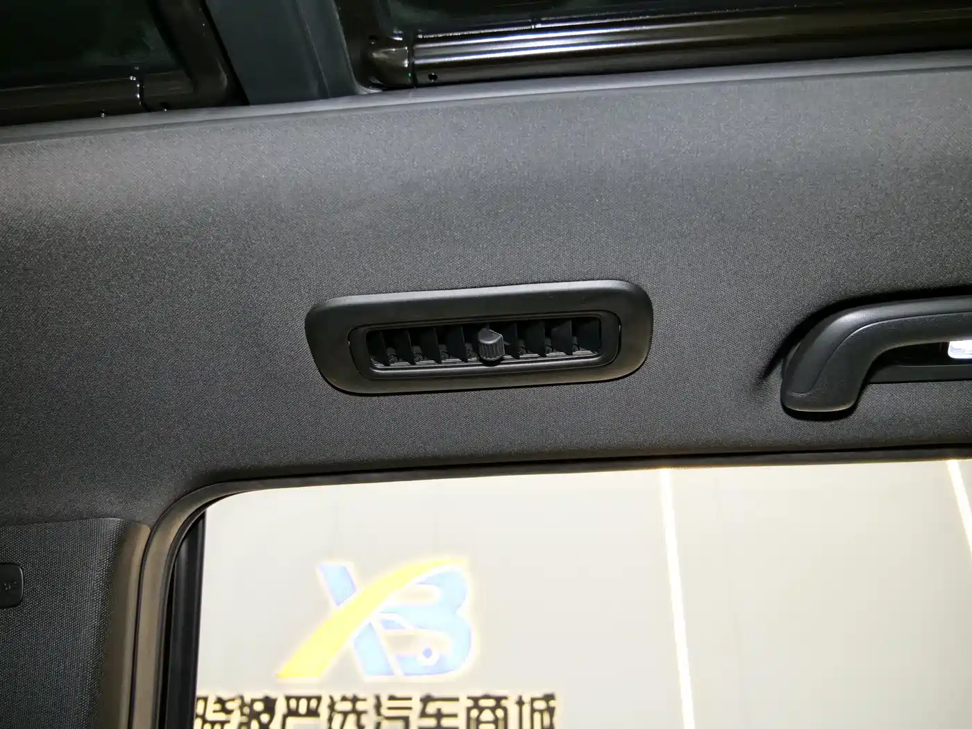 GAC Trumpchi Trumpchi GS8 2022 Dual Engine Series 2.0TM 2WD Premium Edition (7-Seater) фото 17