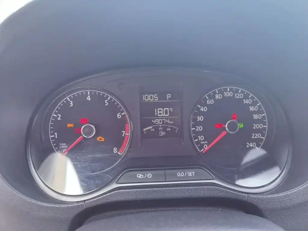 Volkswagen Polo 2018 1.5L Auto Safe Drive фото 12
