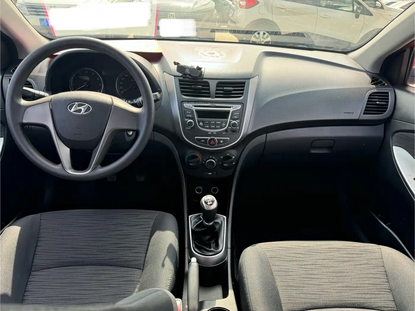 Hyundai Reina 2014 1.4L Manual GLX фото 5