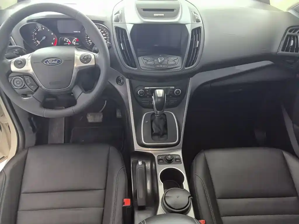 Фото 10 - Ford Kuga