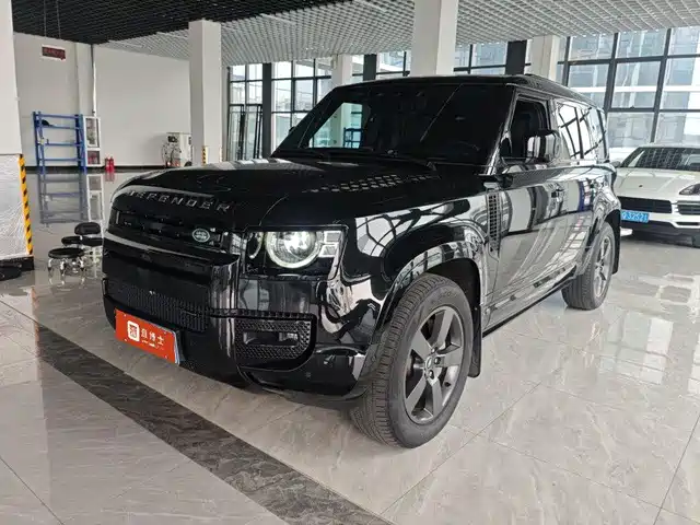 Land Rover Defender 2023