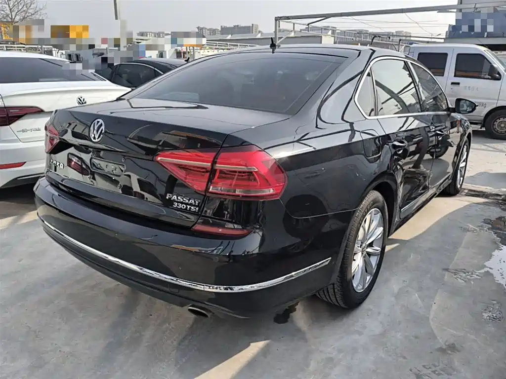 Volkswagen Passat 2017 330TSI DSG Prestige фото 7