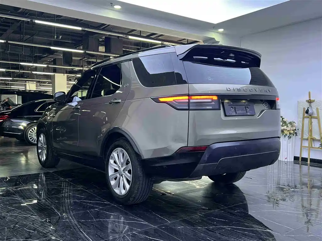 Land Rover Discovery 2017 3.0 SC V6 SE фото 17