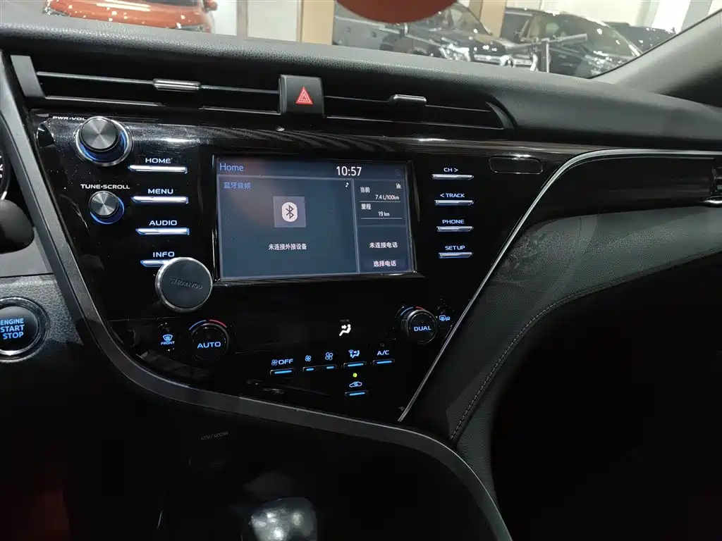 Toyota Camry 2018 2.0G Luxury Edition фото 13