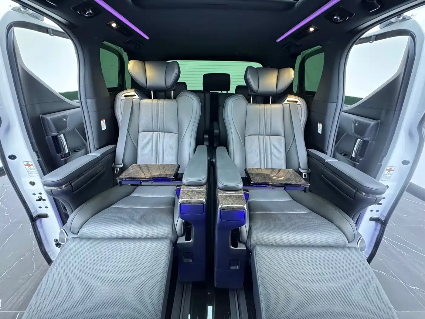 Toyota Alphard 2020 Hybrid 2.5L Premium Edition фото 13