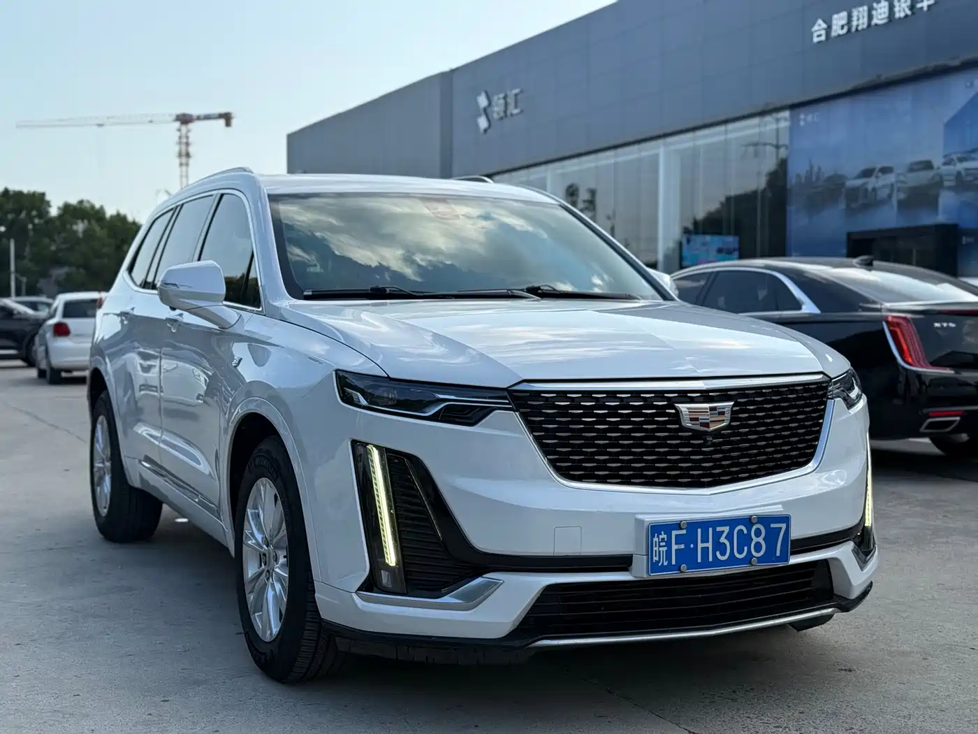 Photo 3 - Cadillac XT6