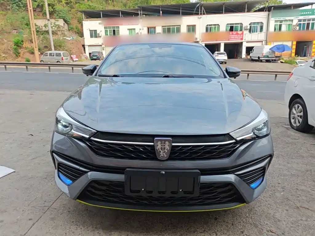 Photo 3 - Roewe i5