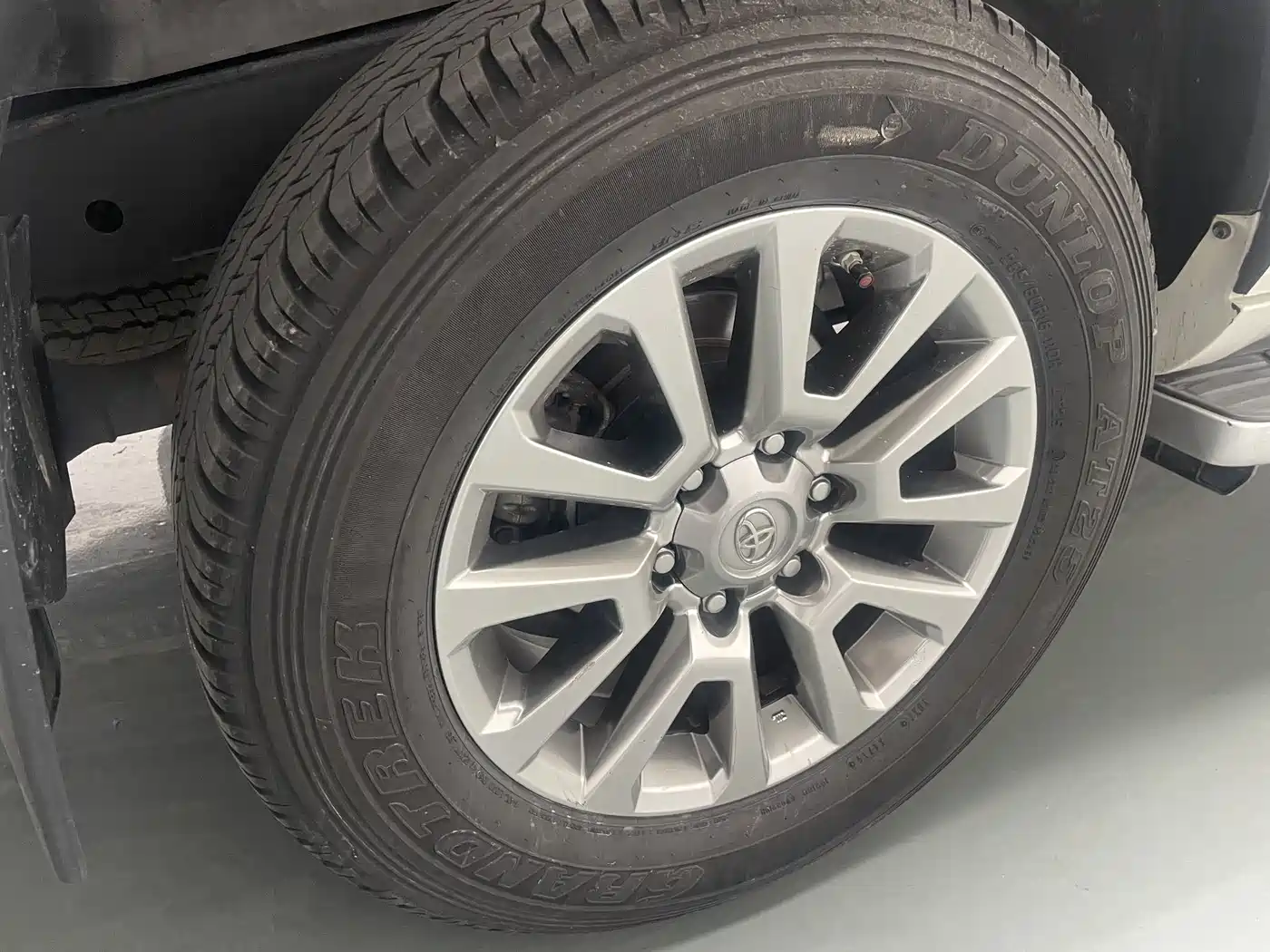 Toyota Prado 2019 3.5L Automatic TX-L Zunxiang Edition фото 8