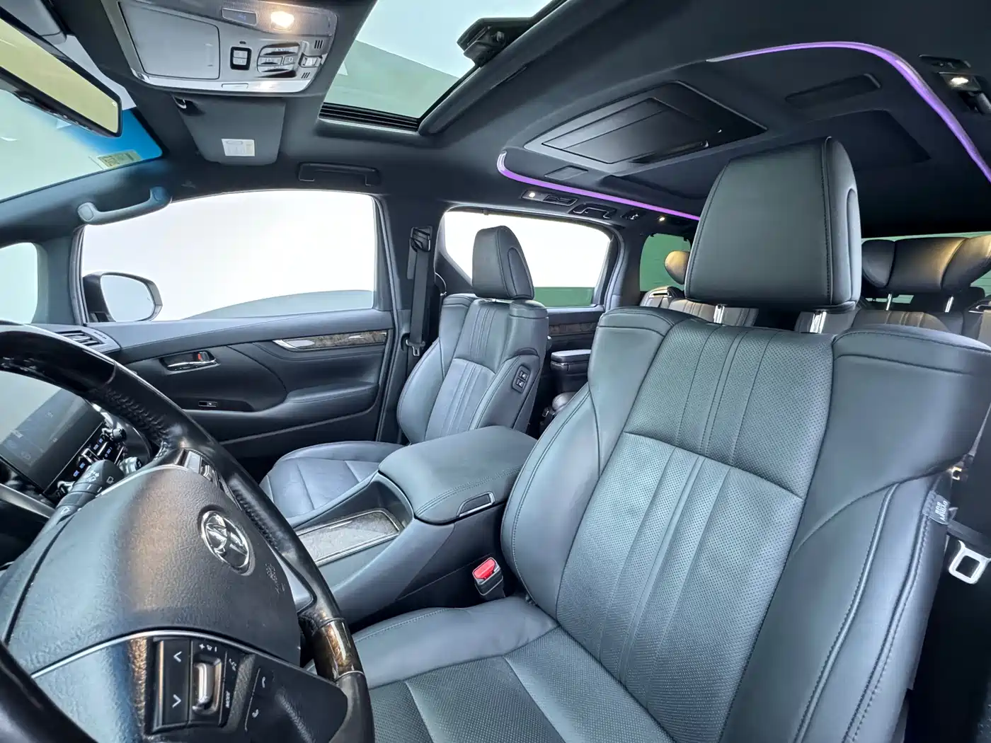Toyota Alphard 2020 Hybrid 2.5L Premium Edition фото 11