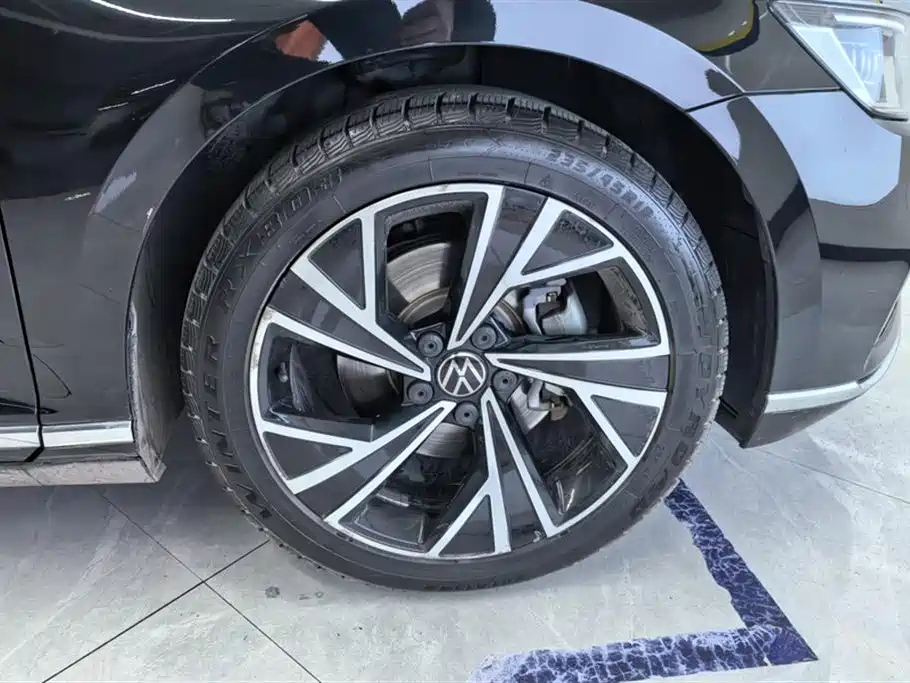 Volkswagen Magotan 2020 330TSI DSG Luxury фото 6
