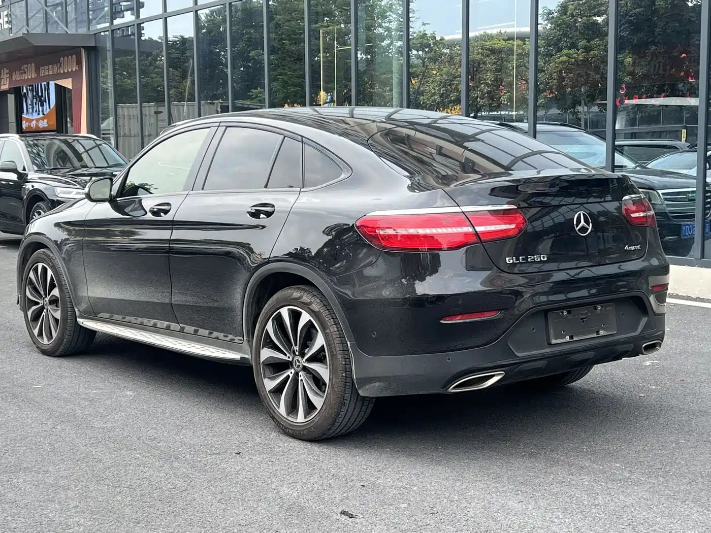 Mercedes-Benz GLC Coupe 2018 GLC 260 4MATIC Coupe SUV фото 4
