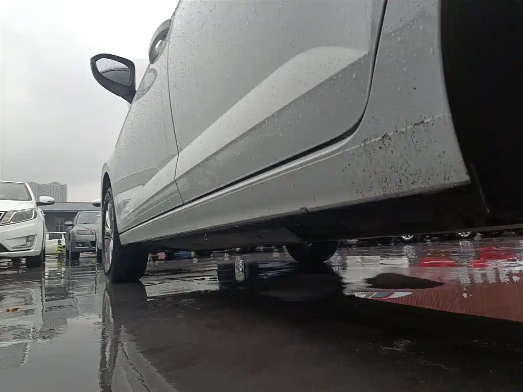 Volkswagen Lavida 2023 Xinrui 1.5L Auto Xinyi Edition фото 21