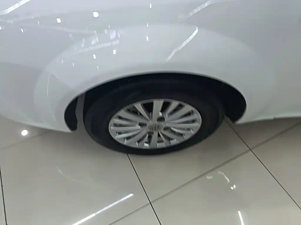 Фото 23 - Buick Excelle
