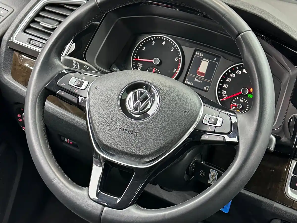 Volkswagen Multivan 2019 2019 2.0TSI 4WD Premium 7-seater