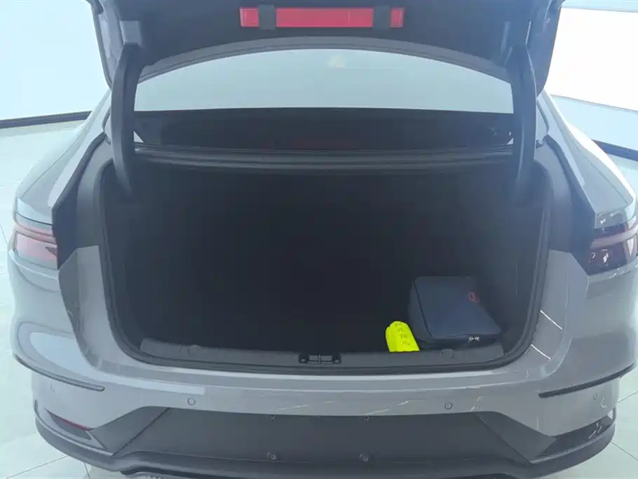 BYD Han 2025 DM-i Smart Driving Edition 125KM Honor фото 4