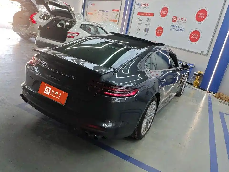 Porsche Panamera 2017 Panamera Executive Long Wheelbase 3.0T фото 2
