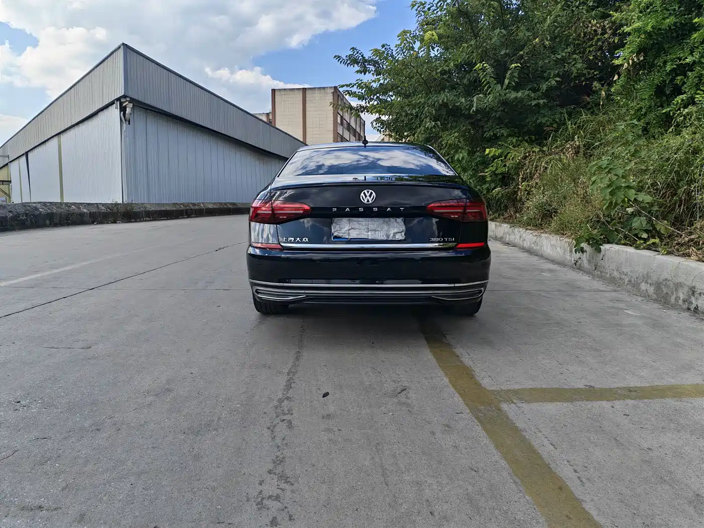 Фото 8 - Volkswagen Passat