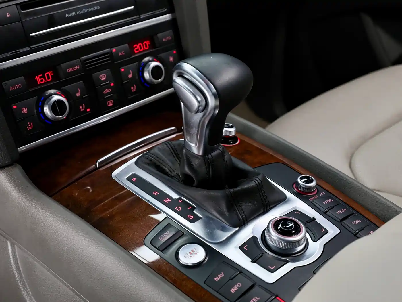 Audi Q7 2013 35 TFSI Technology фото 13