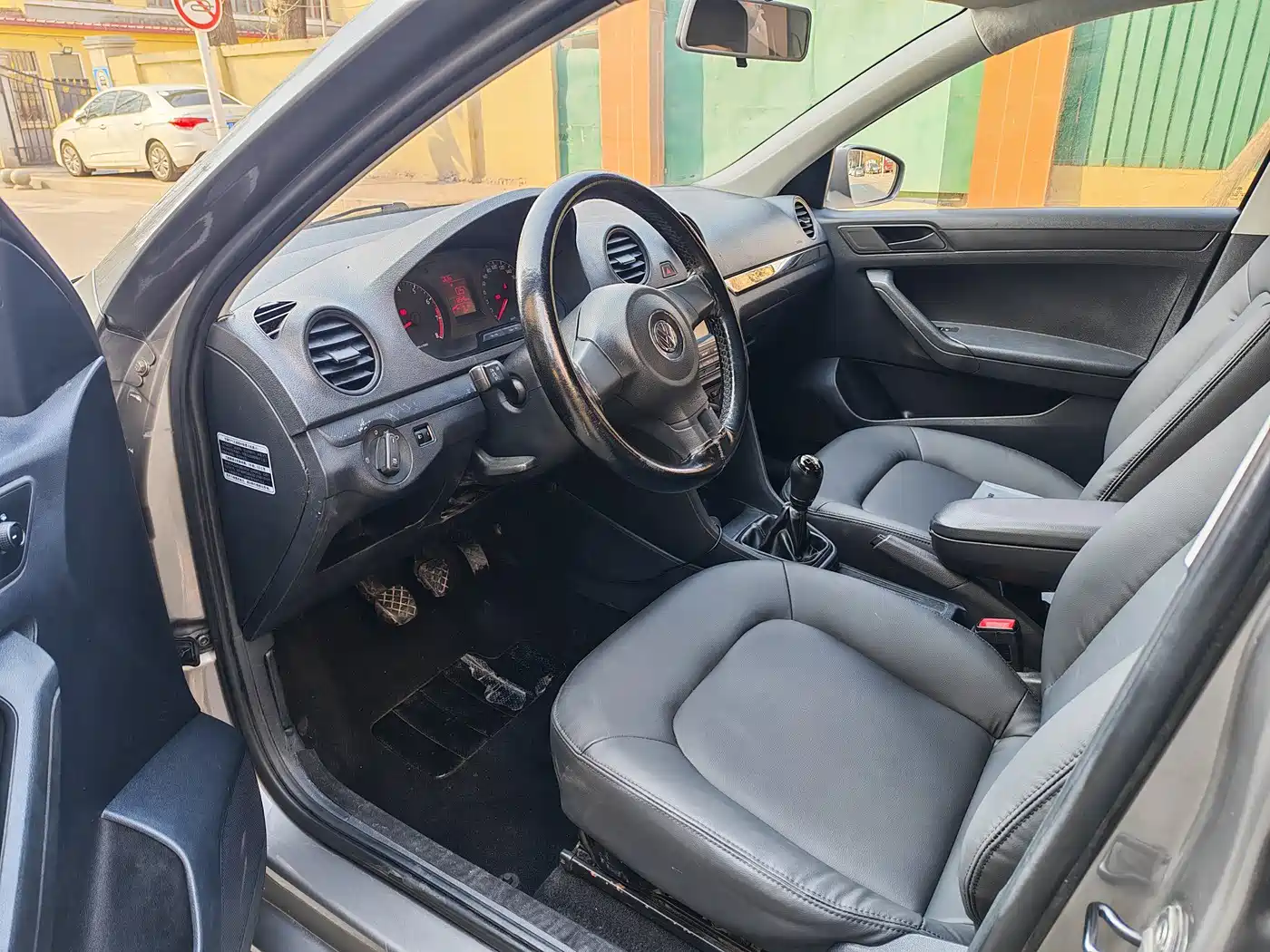 Volkswagen Jetta 2013 1.4L Manual Comfort фото 8